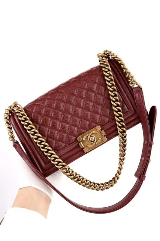 CHANEL Le Boy Red