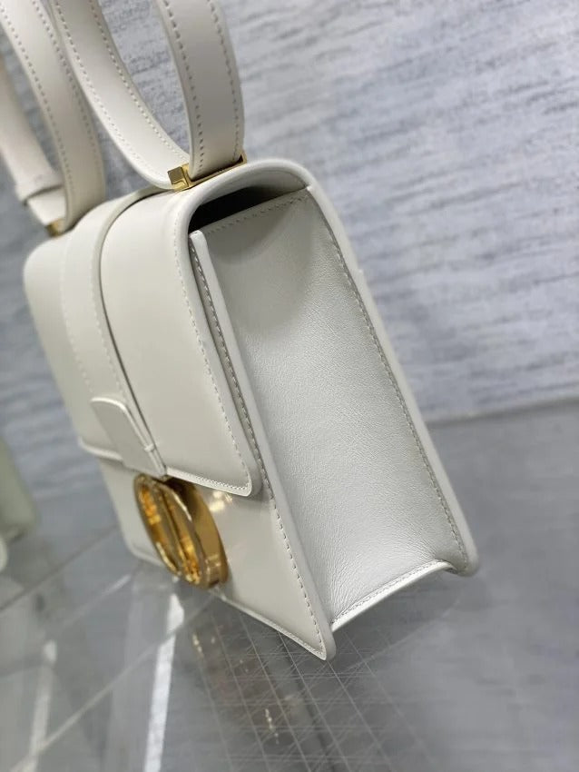 Dior 30 Montaigne White